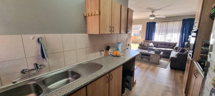 2 Bedroom Property for Sale in Langenhovenpark Free State